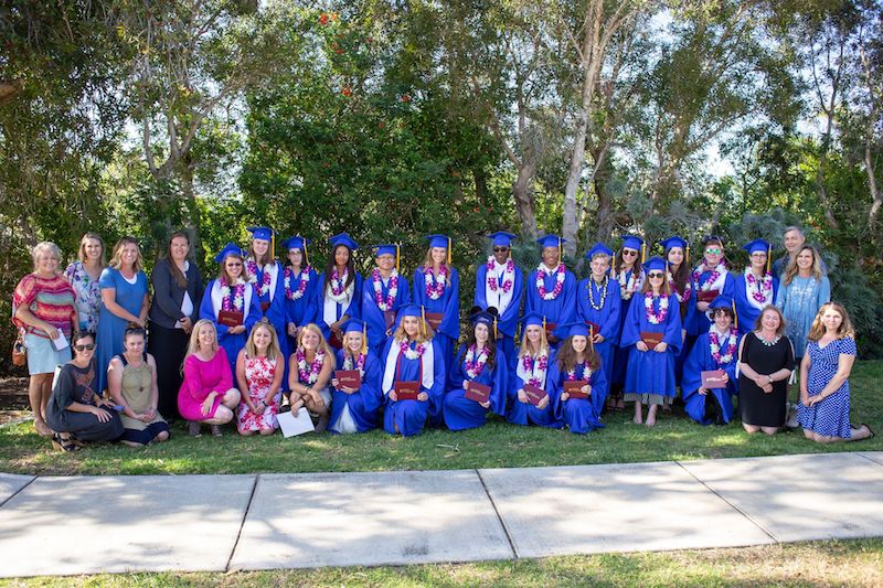 2018 graduation group picture